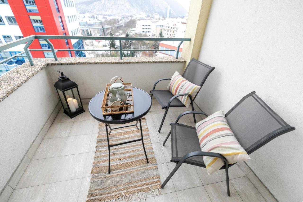 Alure Residences 3 & 24H Self Check-In, Parking In The Garage In The Apartment Building Included, New Building, Terrace, Green Location With A Forest Park With A Lake, Children'S Playground Banská Bystrica Exterior foto